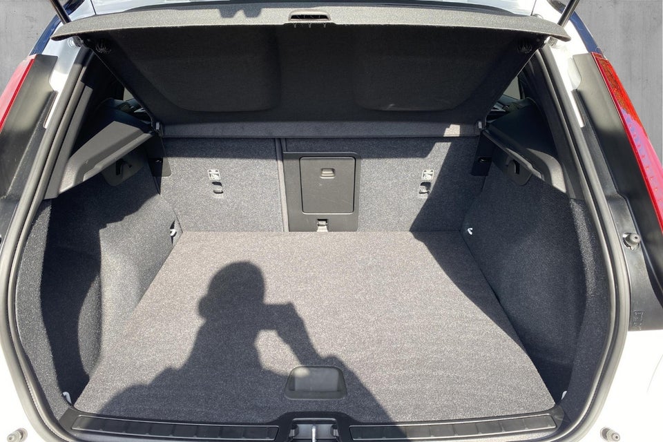 Volvo XC40 ReCharge Twin Plus 5d