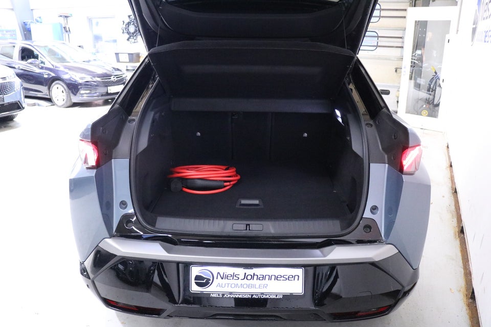 Peugeot e-3008 77 GT Pack 5d