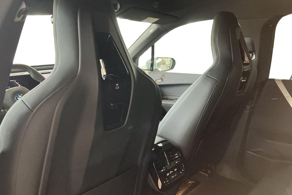 BMW iX xDrive40 Supercharged 5d