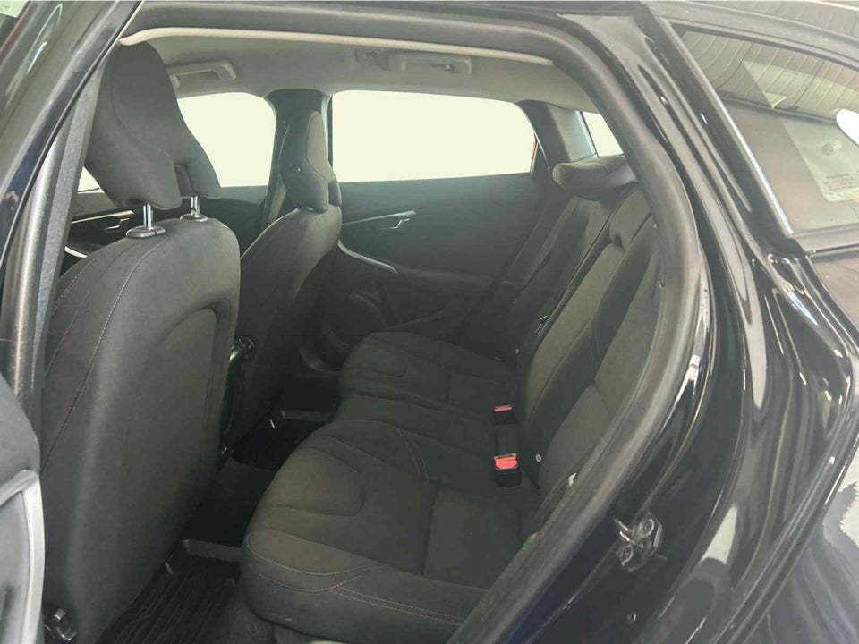 Volvo V40 1,6 D2 115 Kinetic aut. 5d