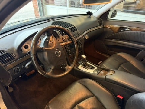 Mercedes E240 2,6 Avantgarde aut. 4d