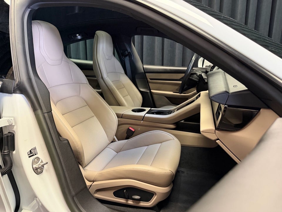 Porsche Taycan 4d