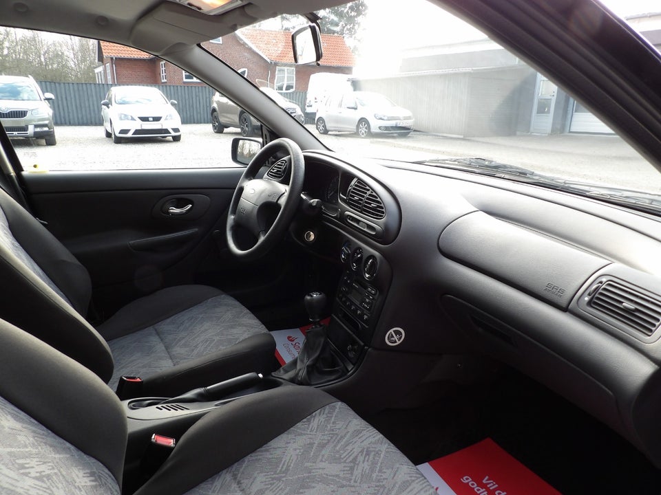 Ford Mondeo 1,6 Fashion 4d