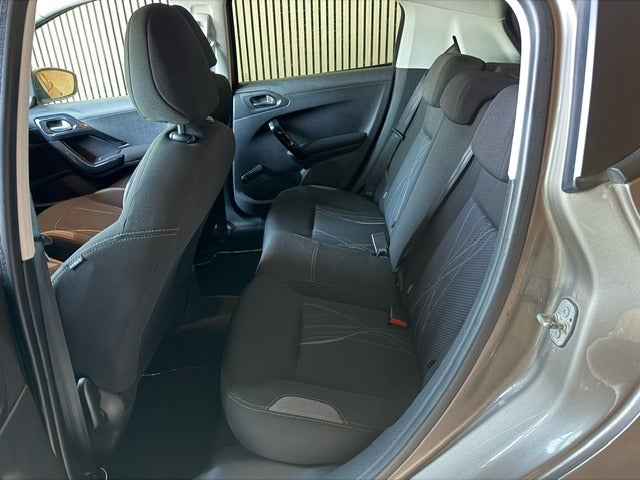Peugeot 208 1,6 BlueHDi 100 Active 5d