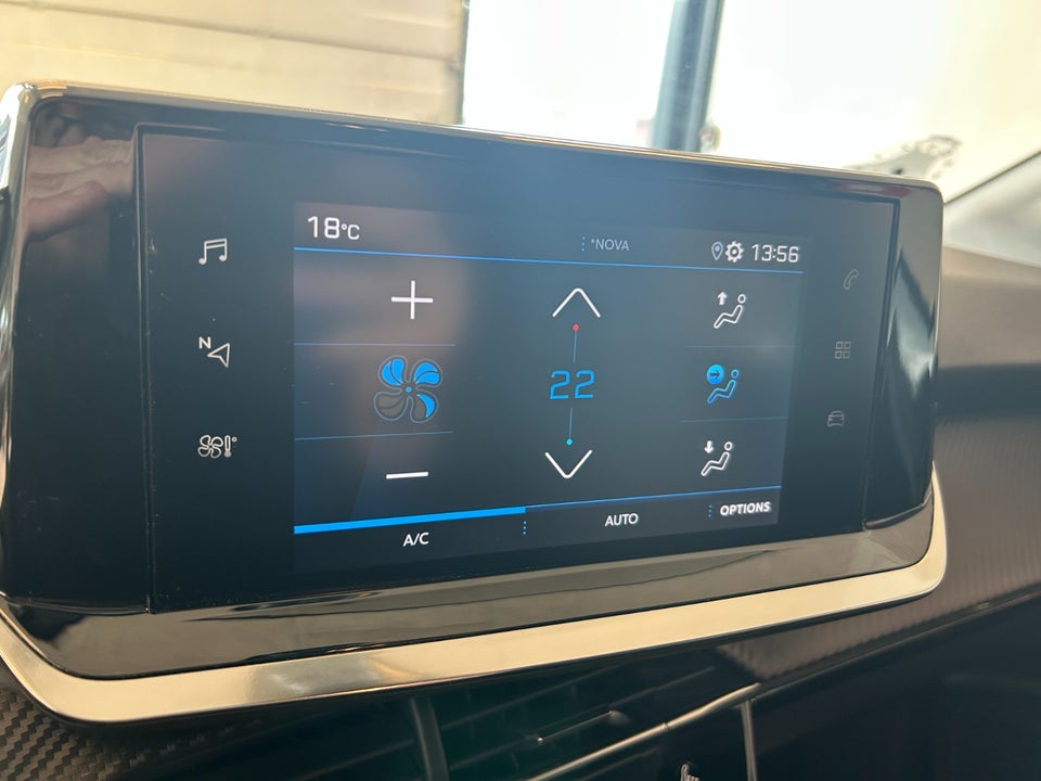 Peugeot 208 1,2 PureTech 100 Selection Sport 5d