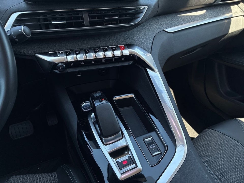 Peugeot 3008 1,6 Hybrid Allure Pack EAT8 5d