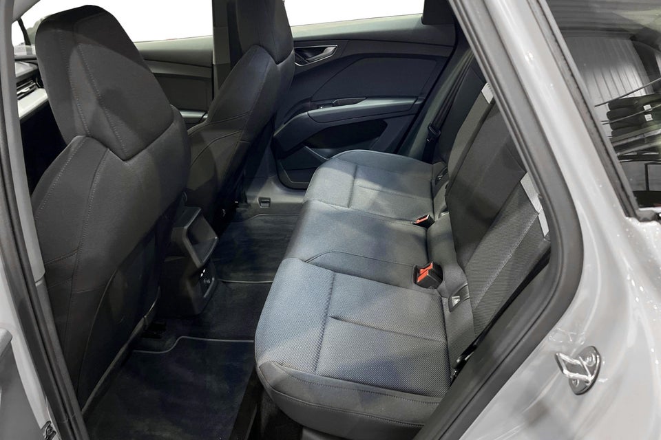 Audi Q4 e-tron 40 Progress 5d