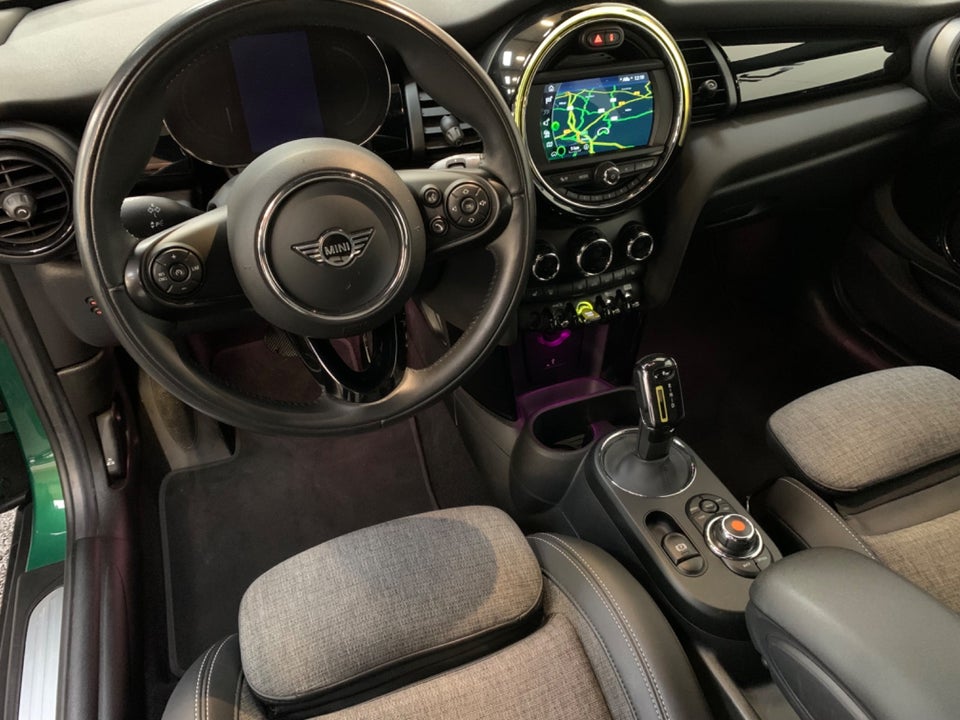 MINI Cooper SE Essential 3d