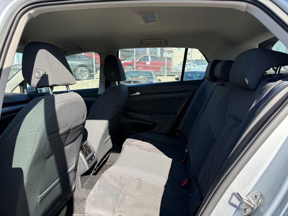 VW Golf VIII 1,4 eHybrid DSG 5d