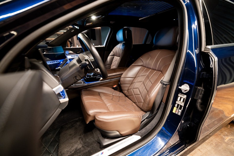 BMW i7 xDrive60 M-Sport 4d