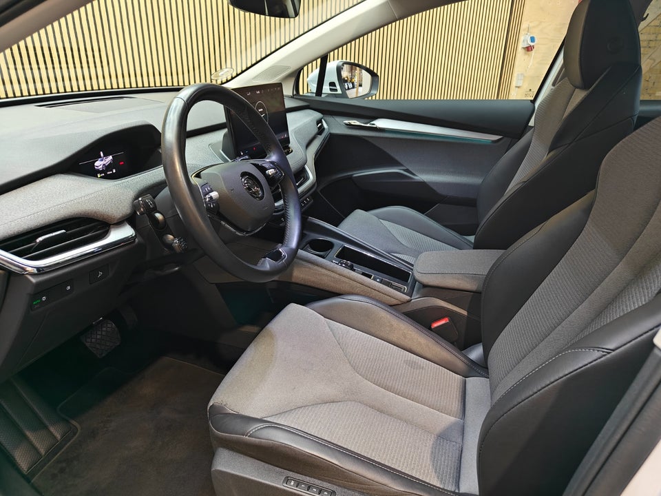 Skoda Enyaq 80 iV Plus Loft 5d