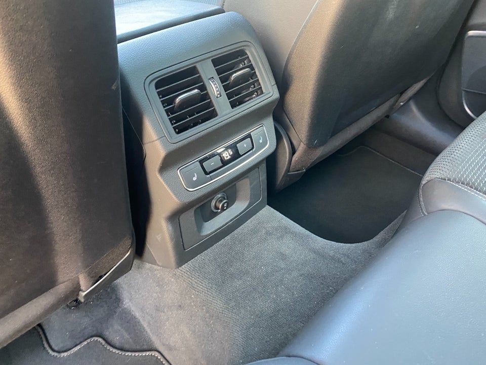 Audi Q5 40 TDi S-line quattro S-tr. 5d