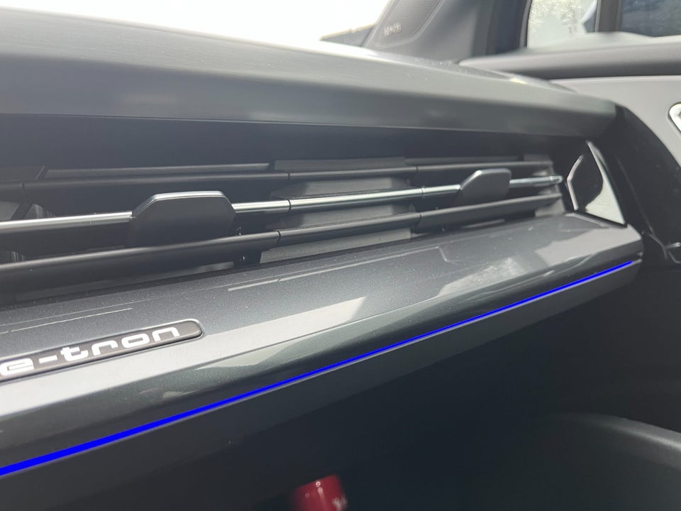 Audi Q4 e-tron 40 S-line 5d