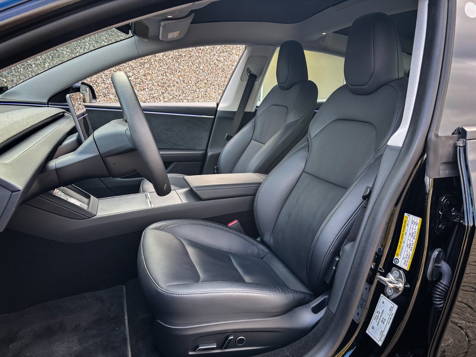 Tesla Model 3 Long Range AWD 4d