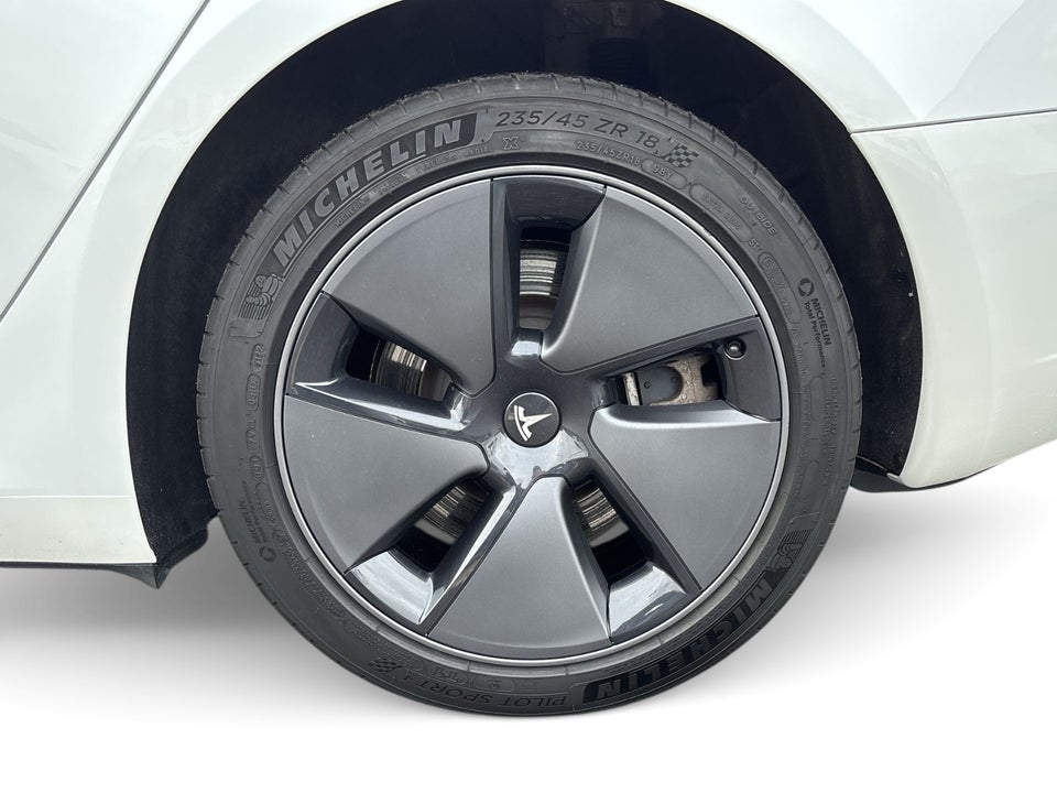 Tesla Model 3 Long Range AWD 4d