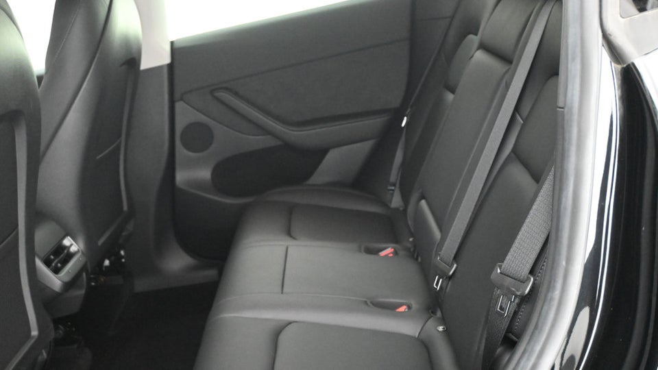 Tesla Model Y Long Range AWD 5d