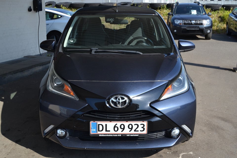 Toyota Aygo 1,0 VVT-i x-wave Sky 5d
