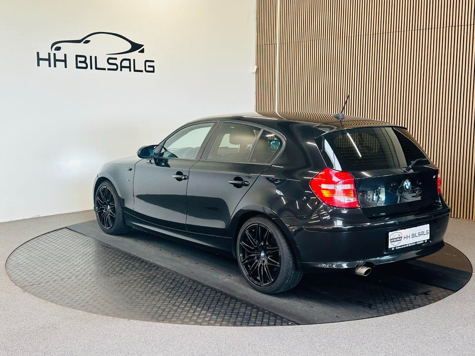 BMW 120d 2,0 Advantage aut. 5d