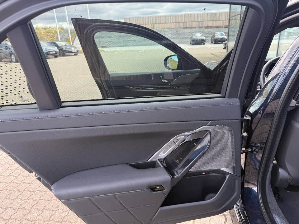 BMW i7 eDrive50 M-Sport 4d