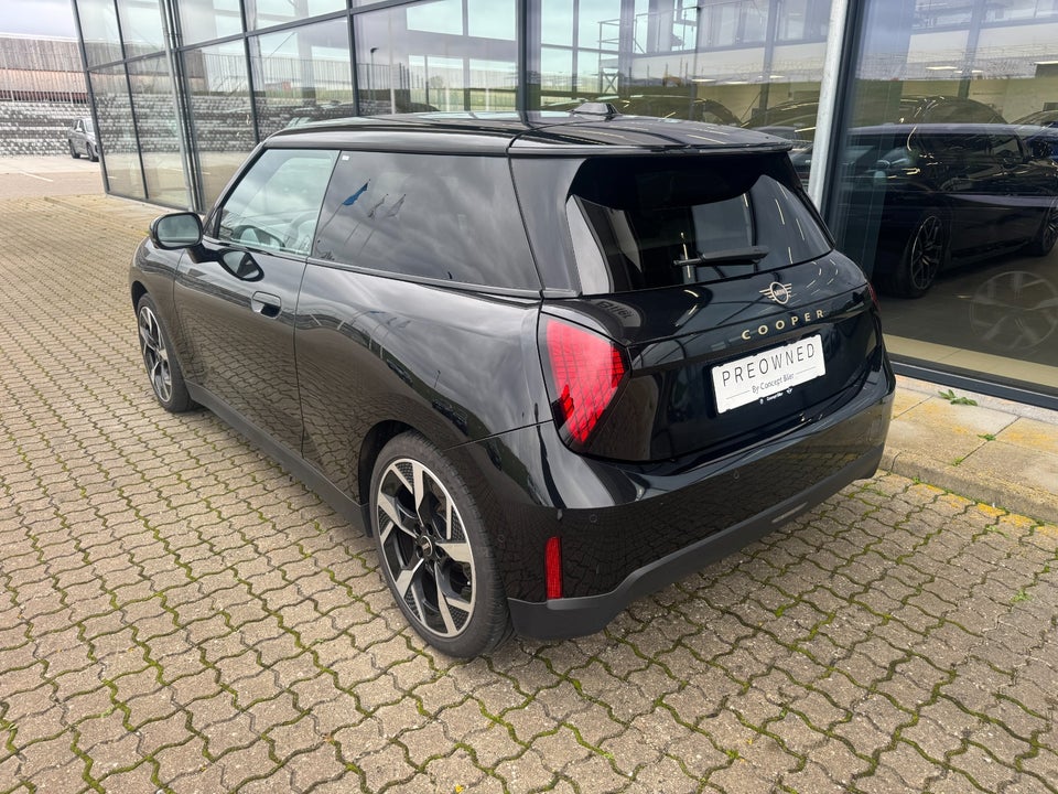 MINI Cooper E Favoured Trim L 3d