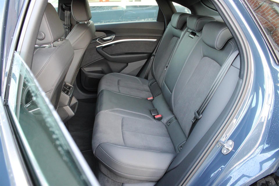 Audi e-tron 55 S-line Sportback quattro 5d