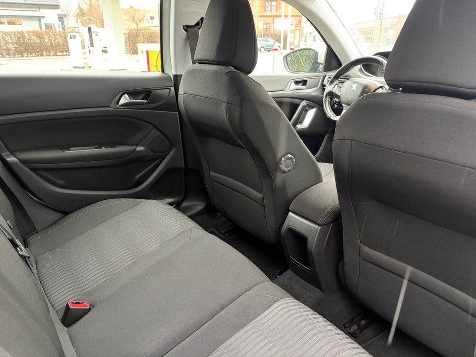 Peugeot 308 1,6 BlueHDi 120 Active SW 5d