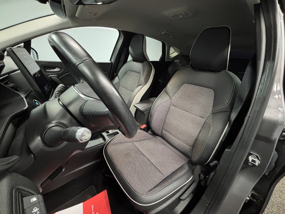 Renault Captur 1,6 E-Tech Intens 5d