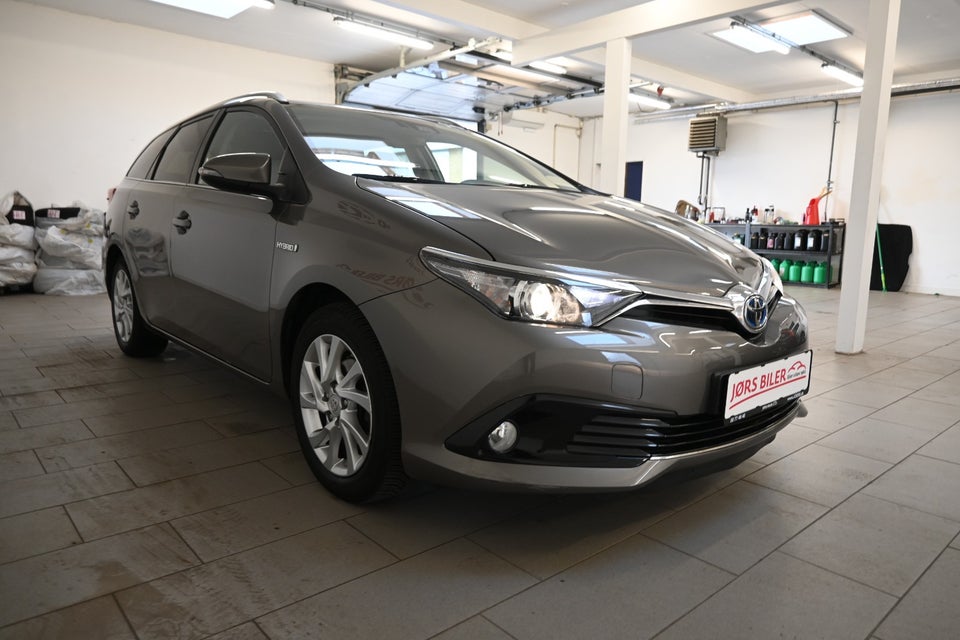 Toyota Auris 1,8 Hybrid H2 Comfort Touring Sports CVT 5d