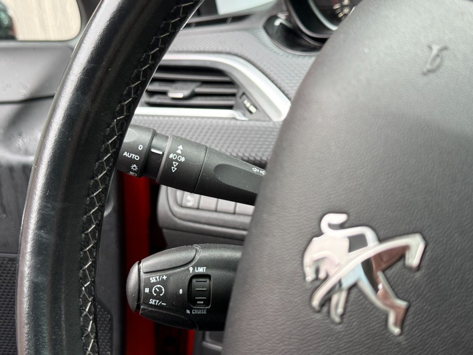 Peugeot 208 1,2 VTi 82 Allure 5d