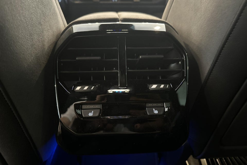 BMW iX xDrive60 Fully Charged 5d