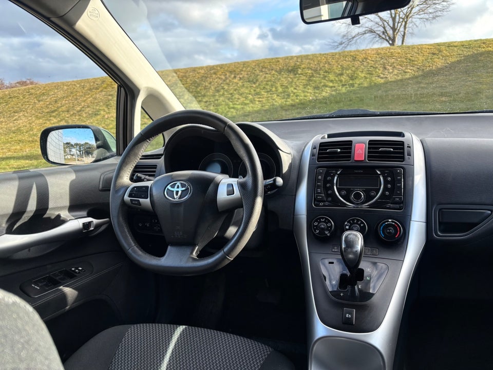 Toyota Auris 1,4 D-4D T2 5d