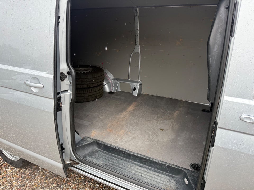 VW Transporter 2,0 TDi 150 Kassevogn DSG lang
