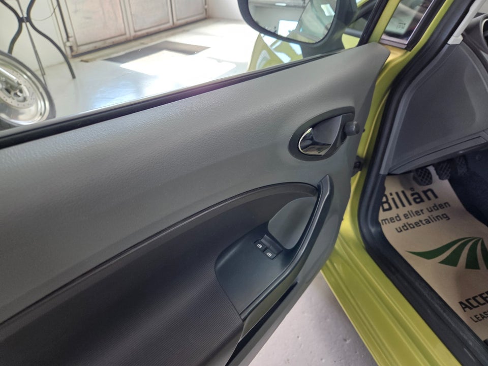 Seat Ibiza 1,4 16V Reference SC 3d
