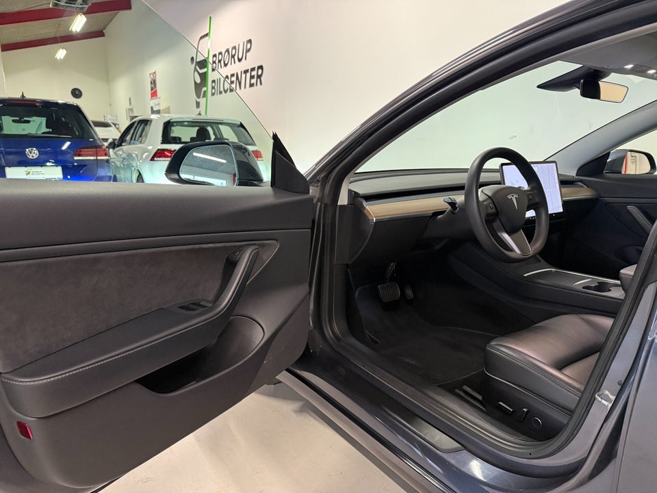 Tesla Model 3 Long Range AWD 4d