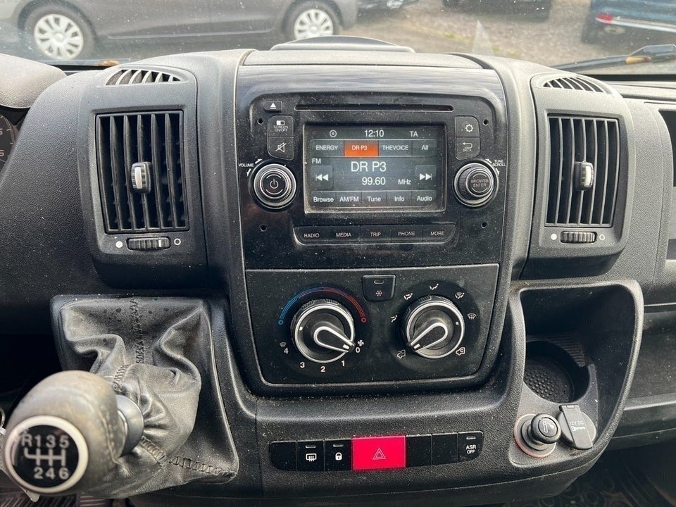 Peugeot Boxer 330 2,0 BlueHDi 130 L2H2