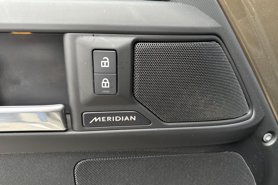 Land Rover Defender 110 3,0 D250 Hard Top X-Dynamic SE aut. Van 5d