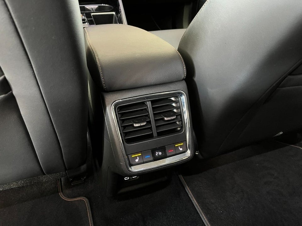 Skoda Enyaq 80 iV Suite 5d