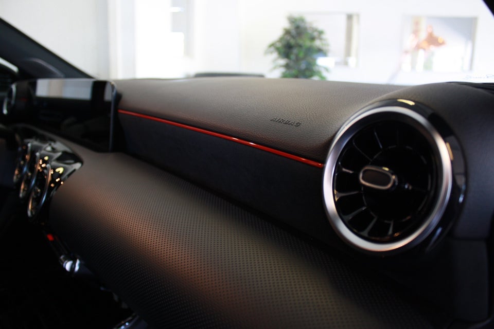 Mercedes A200 1,3 AMG Line aut. 5d