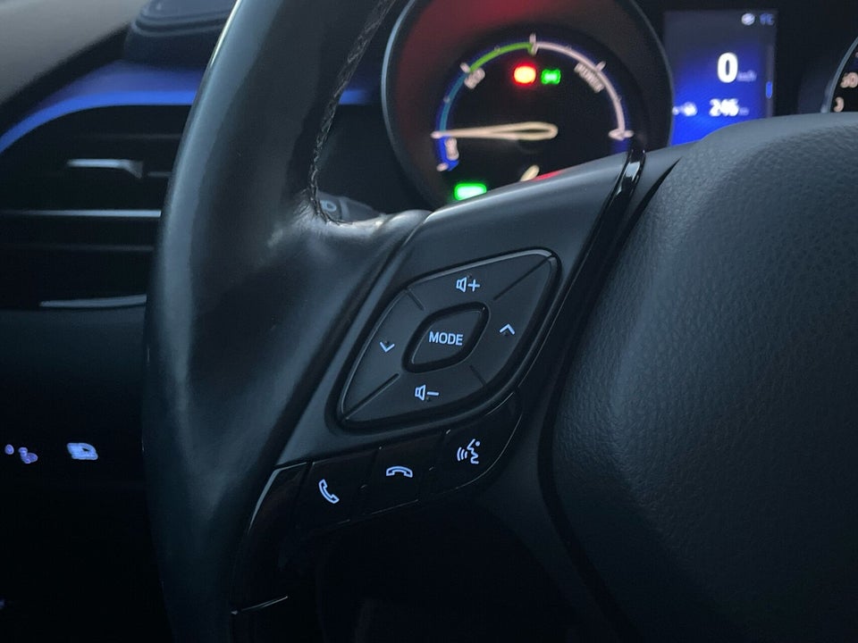 Toyota C-HR 1,8 Hybrid C-ULT CVT 5d