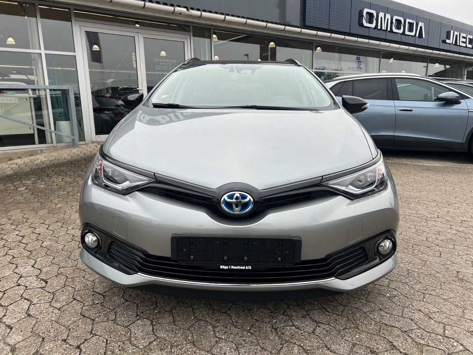 Toyota Auris 1,8 Hybrid H2 Selected Touring Sports CVT 5d
