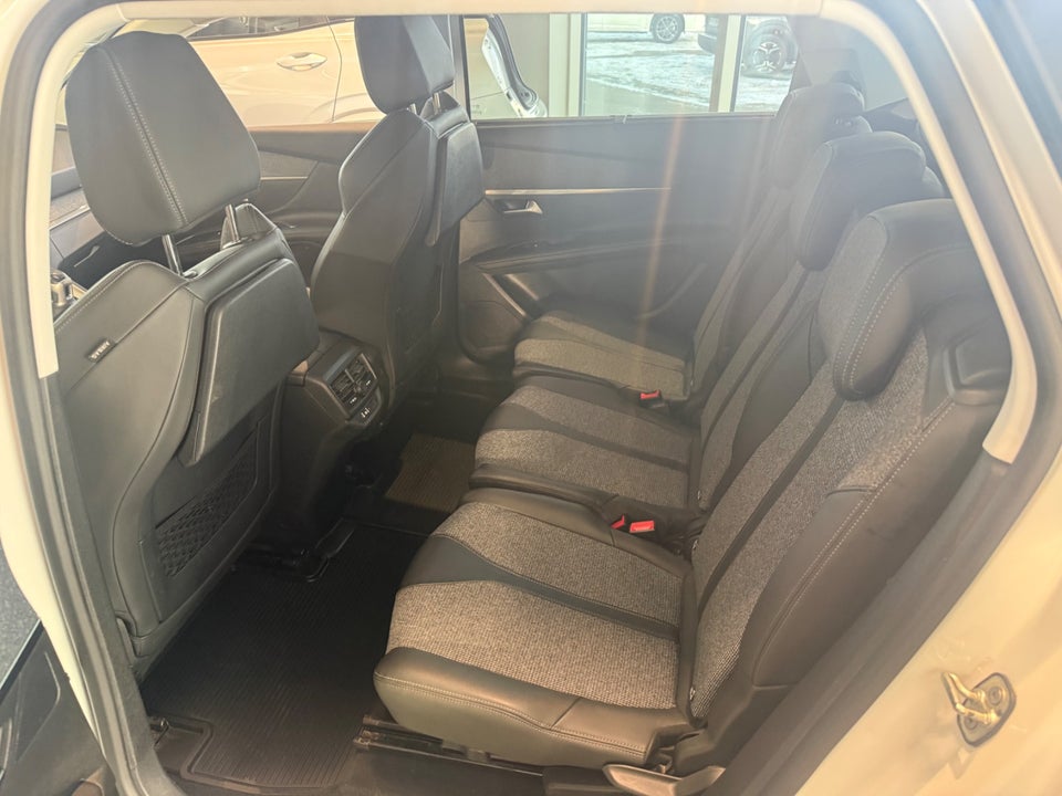 Peugeot 5008 1,2 e-THP 130 Allure 7prs 5d