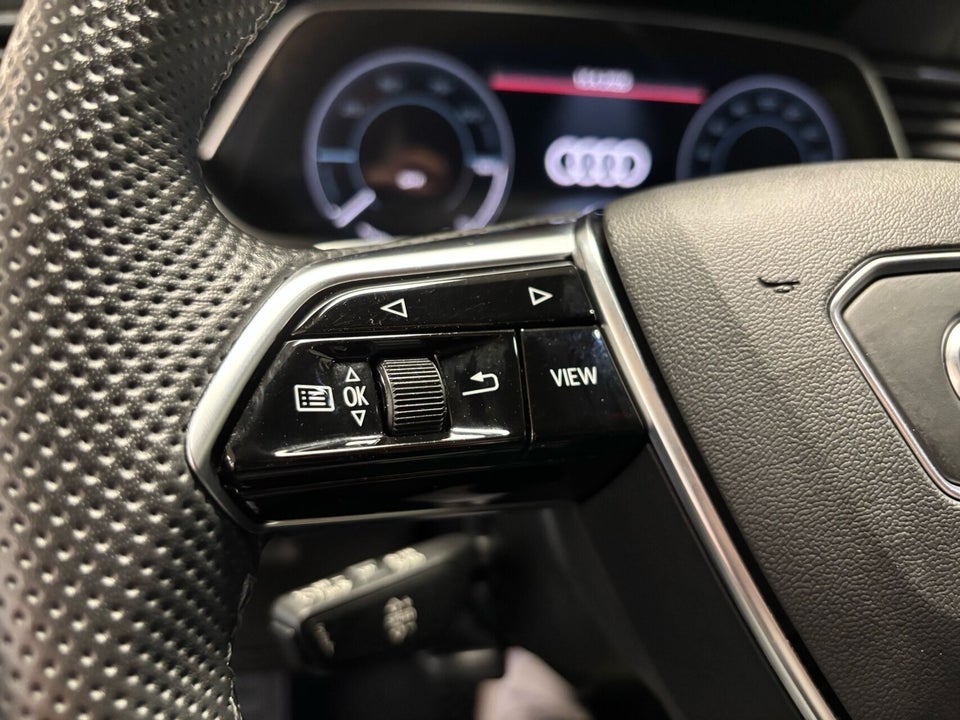Audi e-tron 55 quattro 5d