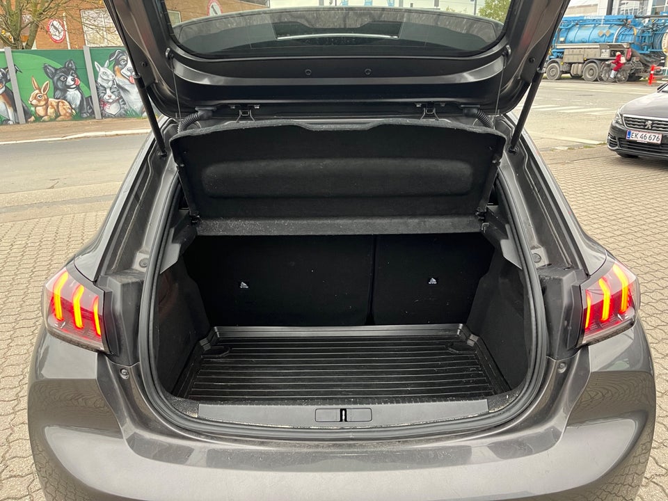 Peugeot 208 1,2 PureTech 100 Allure Sky 5d