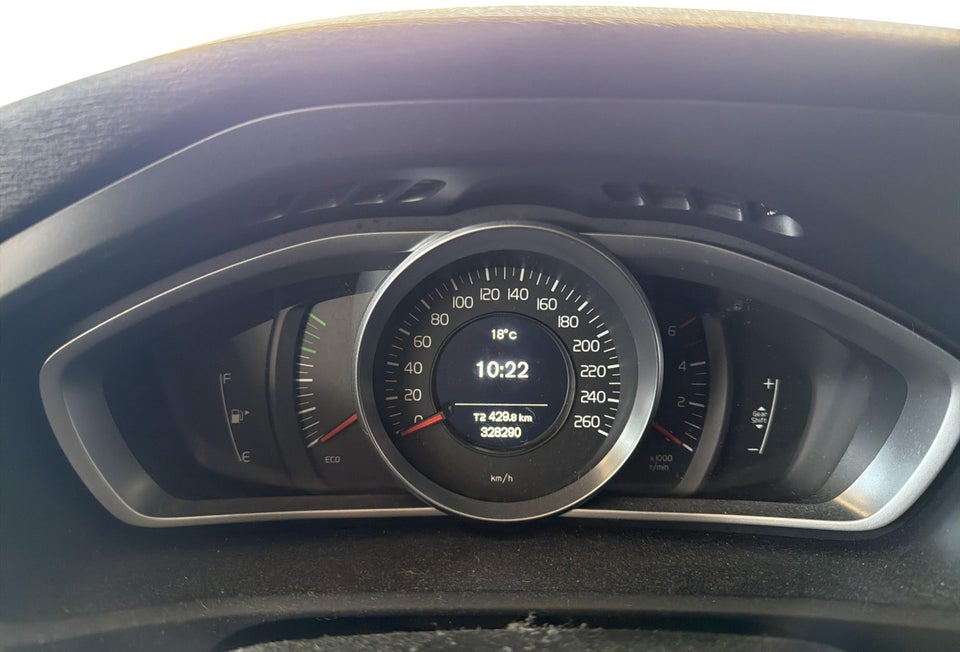 Volvo V40 CC 1,6 D2 115 Kinetic 5d