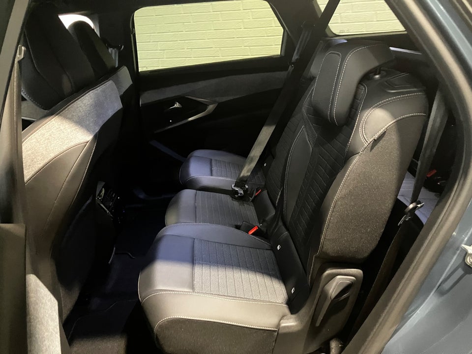 Peugeot e-5008 77 Allure 7prs 5d