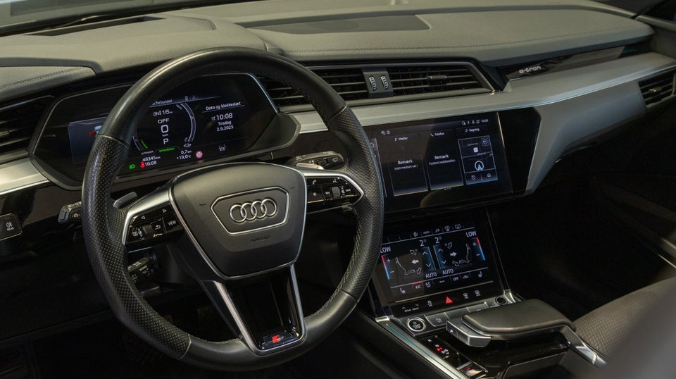Audi e-tron 55 S-line quattro 5d