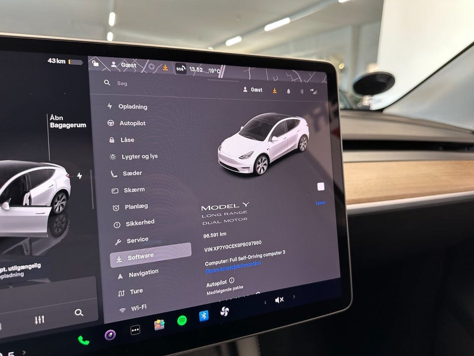Tesla Model Y Long Range AWD 5d
