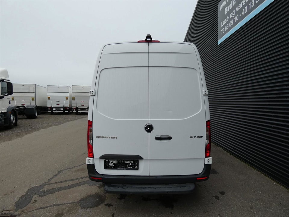 Mercedes Sprinter 317 2,0 CDi A2 Kassevogn aut. RWD