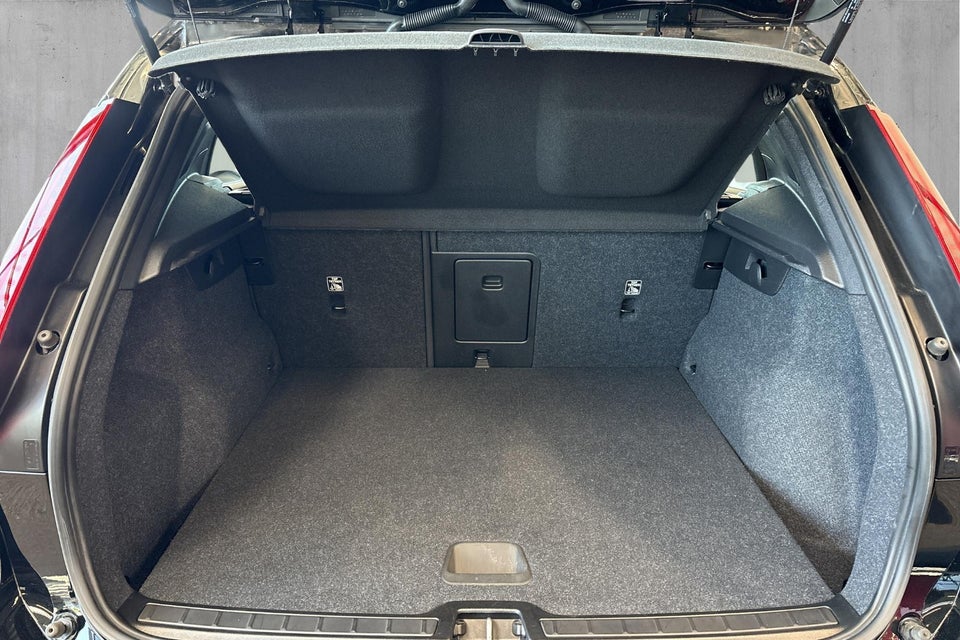 Volvo XC40 P6 ReCharge Core 5d