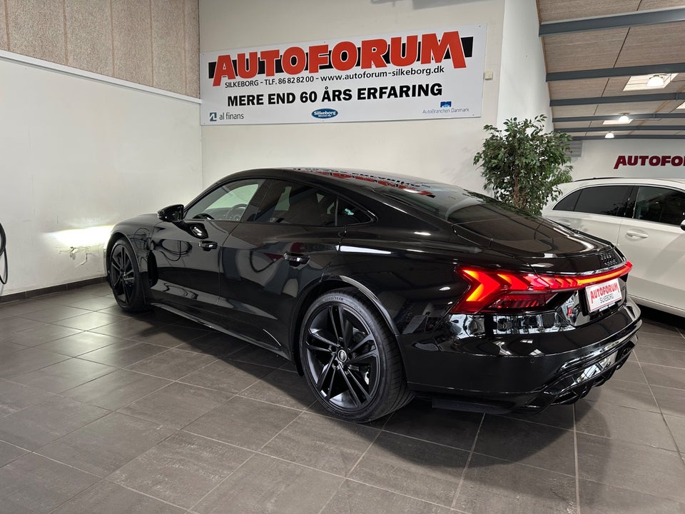 Audi RS e-tron GT quattro 4d